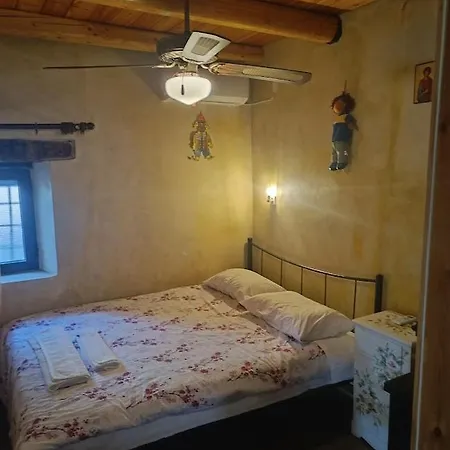 George Traditional Chalet
